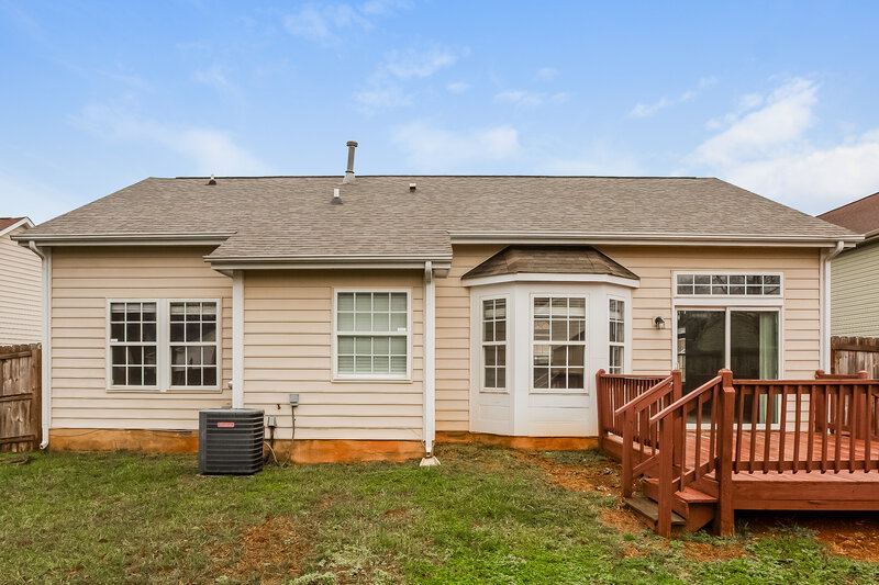 1,965/Mo, 5210 Grenelefe Village Rd Charlotte, NC 28269 Rear View 2