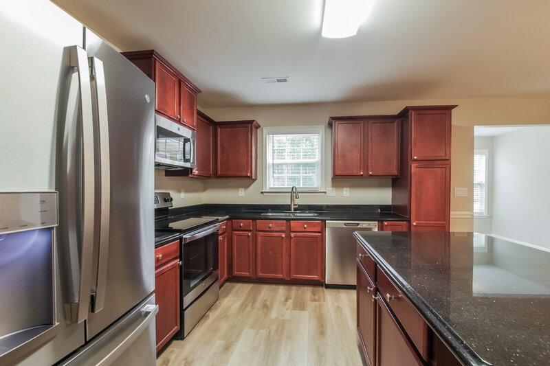 1,875/Mo, 2302 Larkspur Ln Wingate, NC 28174 Kitchen View