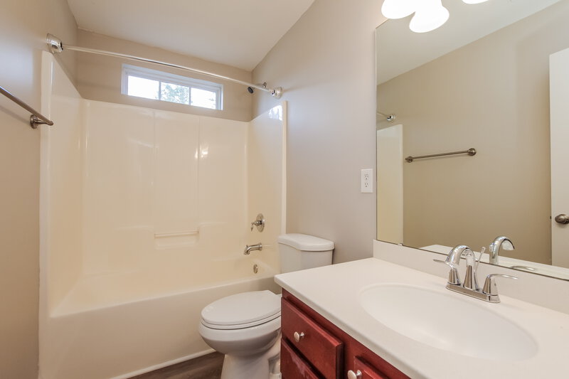 1,875/Mo, 2302 Larkspur Ln Wingate, NC 28174 Bathroom View