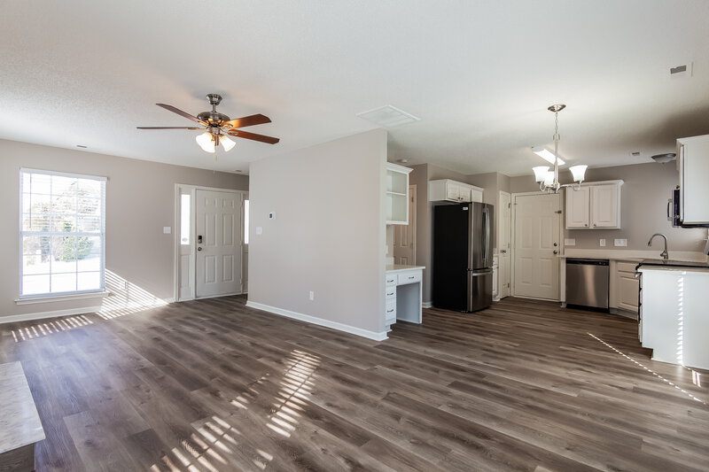2,920/Mo, 109 Silverleaf Rd Mount Holly, NC 28120 Living Room View 2