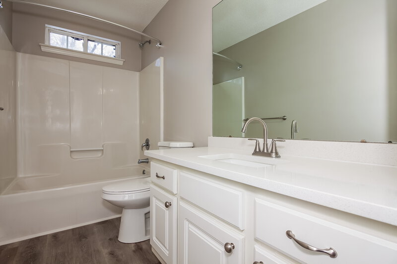 2,920/Mo, 109 Silverleaf Rd Mount Holly, NC 28120 Bathroom View