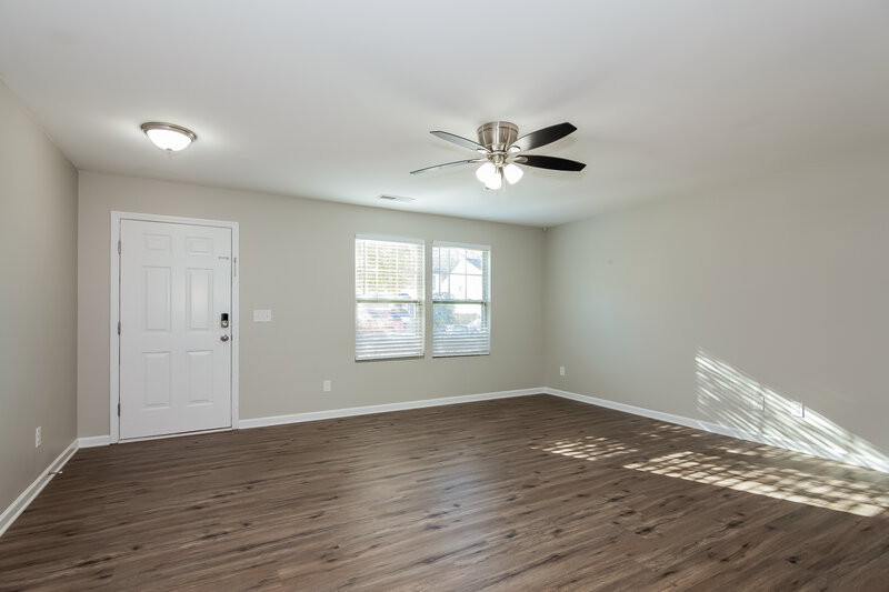1,775/Mo, 839 Sherman St Gastonia, NC 28052 Living Room View
