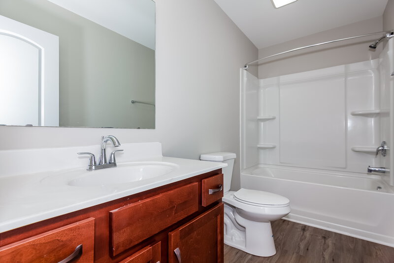 1,775/Mo, 839 Sherman St Gastonia, NC 28052 Bathroom View