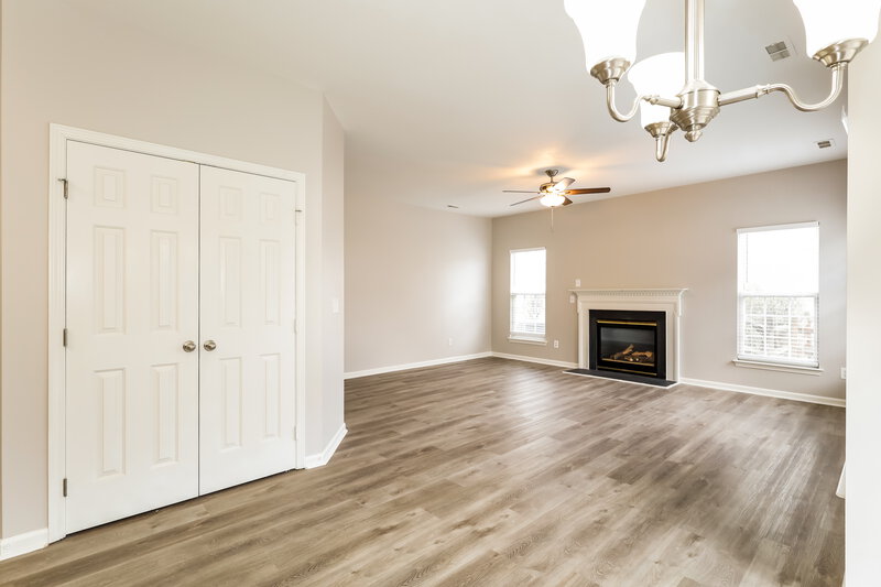 2,065/Mo, 12827 Winget Rd Charlotte, NC 28278 Living Room View