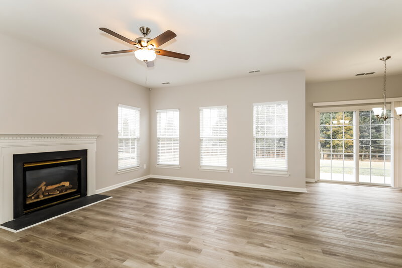 2,065/Mo, 12827 Winget Rd Charlotte, NC 28278 Living Room View 2