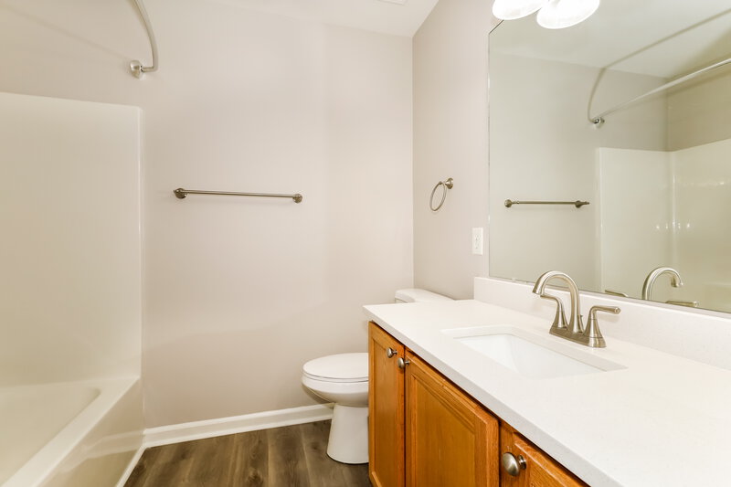 2,065/Mo, 12827 Winget Rd Charlotte, NC 28278 Bathroom View