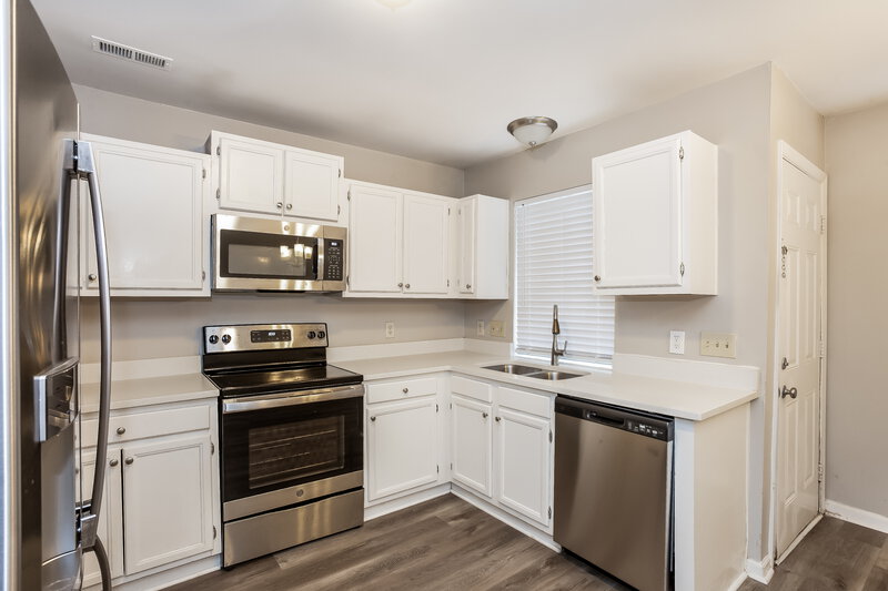 1,840/Mo, 8338 Houndstooth Dr Charlotte, NC 28227 Kitchen View
