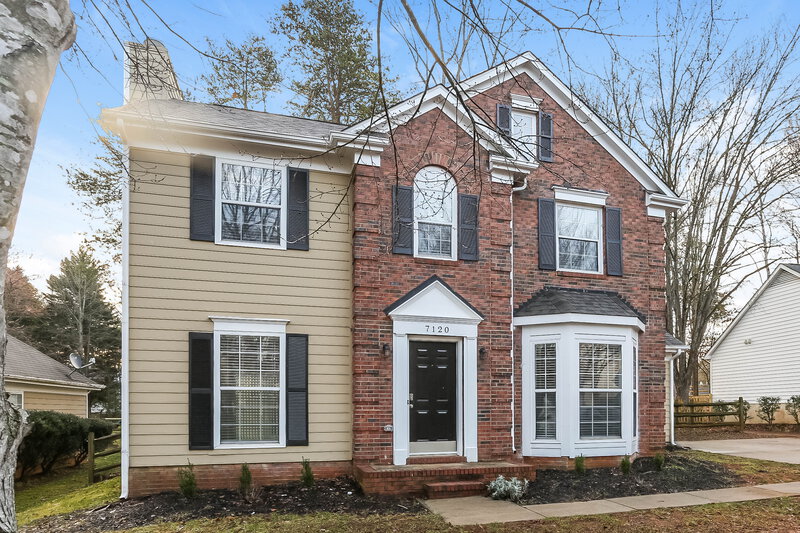 1,935/Mo, 7120 Spandril Ln Charlotte, NC 28215 Front View 2
