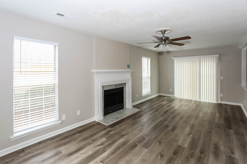 1,935/Mo, 7120 Spandril Ln Charlotte, NC 28215 Living Room View