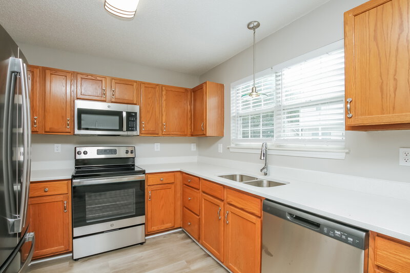 1,910/Mo, 8809 Little Hampton Pl Charlotte, NC 28215 Kitchen View