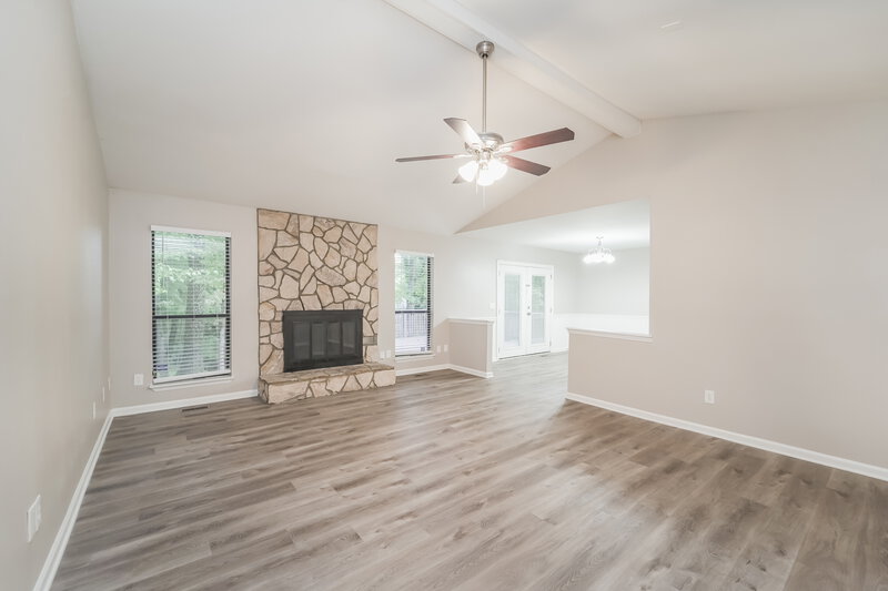 1,755/Mo, 6706 Santa Maria Ln Charlotte, NC 28227 Living Room View 2