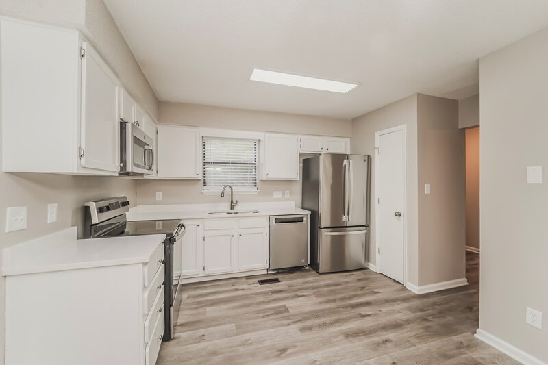 1,755/Mo, 6706 Santa Maria Ln Charlotte, NC 28227 Kitchen View 2