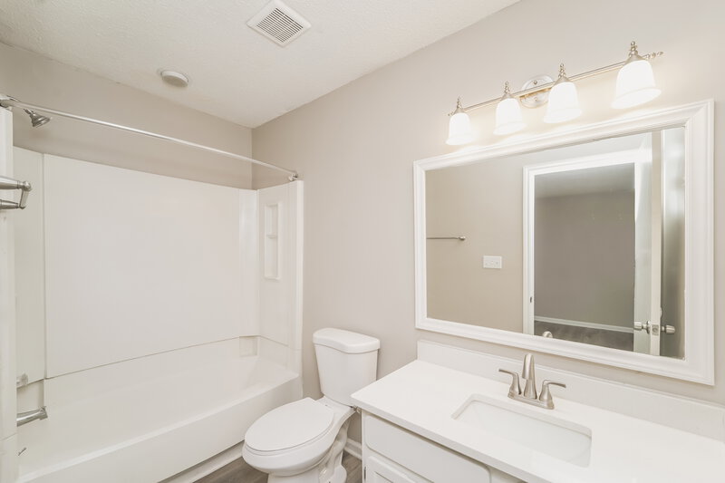 1,755/Mo, 6706 Santa Maria Ln Charlotte, NC 28227 Main Bathroom View