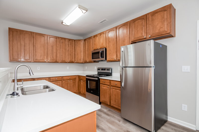 1,935/Mo, 1139 Blue Topaz Dr Dallas, NC 28034 Kitchen View 2