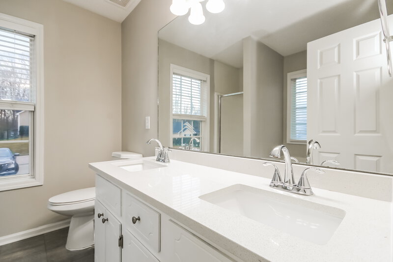 3,060/Mo, 820 Turning Point Ln Concord, NC 28027 Main Bathroom View