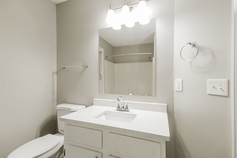 3,060/Mo, 820 Turning Point Ln Concord, NC 28027 Bathroom View
