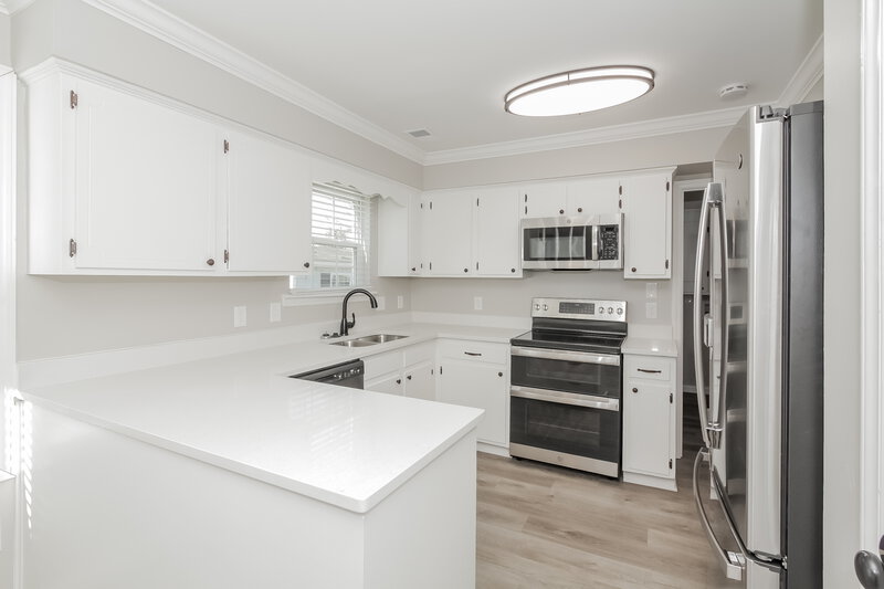 2,600/Mo, 7329 Morris Pond Dr Charlotte, NC 28227 Kitchen View 2