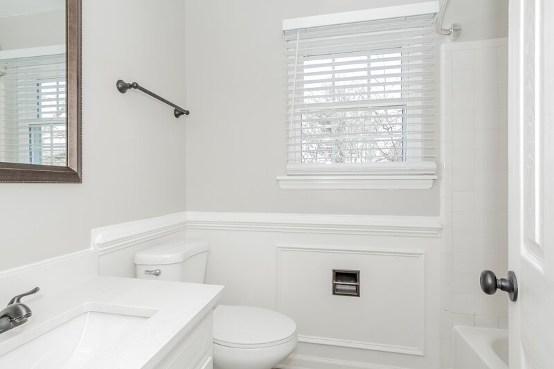 2,600/Mo, 7329 Morris Pond Dr Charlotte, NC 28227 Bathroom View