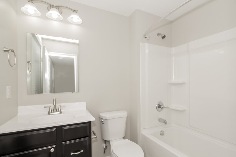 3,000/Mo, 1123 Tangle Ridge Dr SE Concord, NC 28025 Main Bathroom View