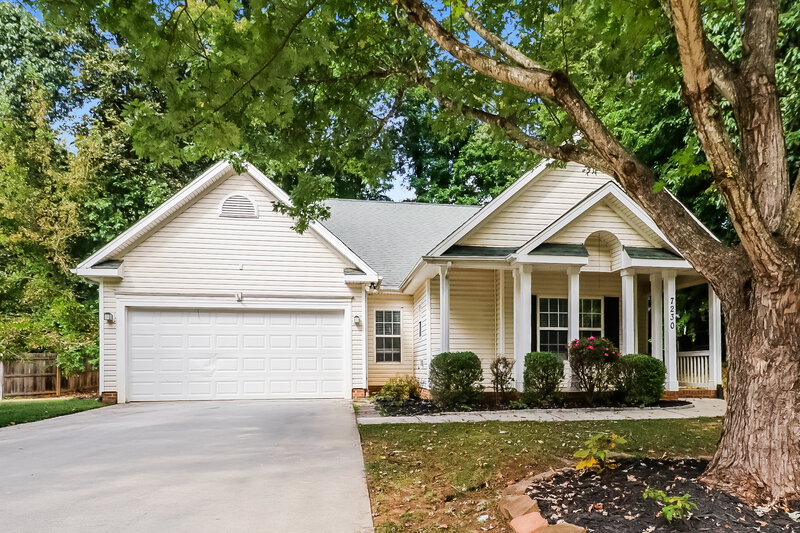 2,050/Mo, 7230 Frances Irene Dr Charlotte, NC 28215 External View