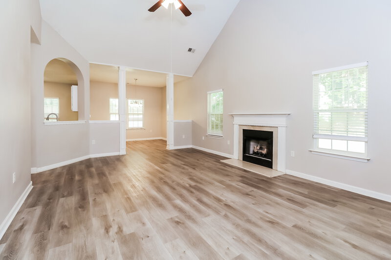 2,050/Mo, 7230 Frances Irene Dr Charlotte, NC 28215 Living Room View