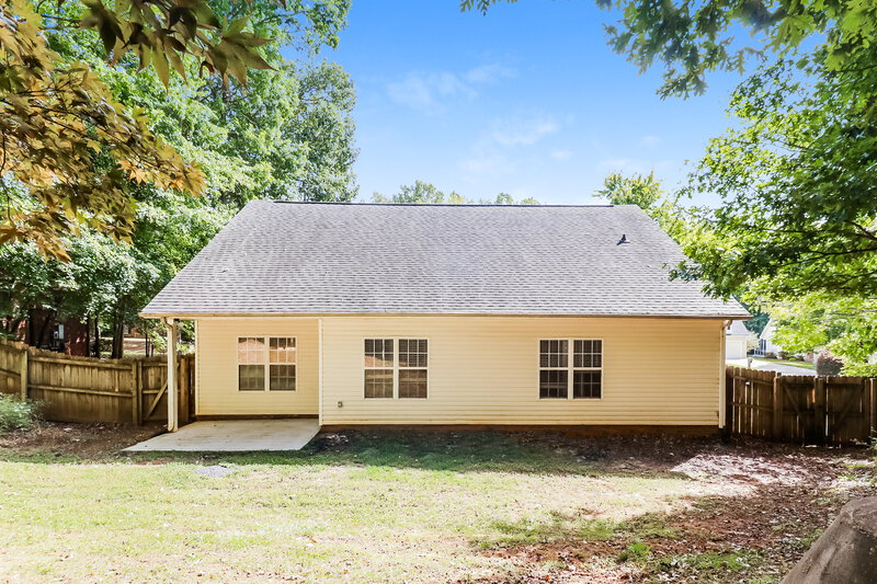 2,050/Mo, 7230 Frances Irene Dr Charlotte, NC 28215 Rear View