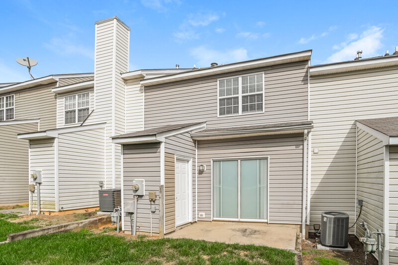 1,635/Mo, 5966 Cougar Ln Charlotte, NC 28269 Rear View