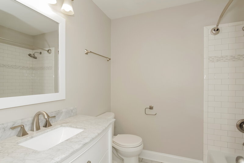 2,415/Mo, 4129 Marquesas Ave Tega Cay, SC 29708 Main Bathroom View