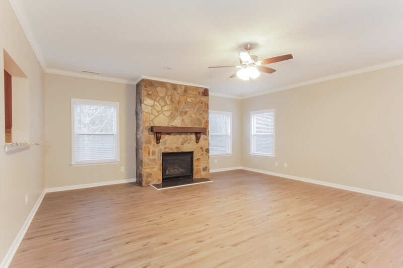 2,825/Mo, 1721 Leeview Ln Clover, SC 29710 Living Room View 2