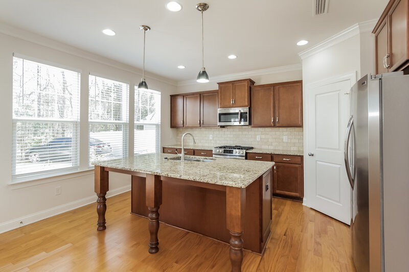 3,080/Mo, 7632 Cushing Dr # 74 Charlotte, NC 28216 Kitchen View