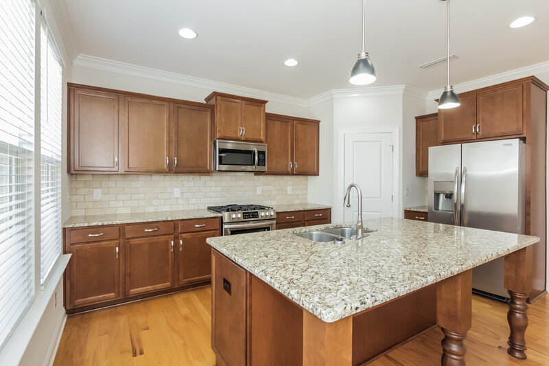 3,080/Mo, 7632 Cushing Dr # 74 Charlotte, NC 28216 Kitchen View 2