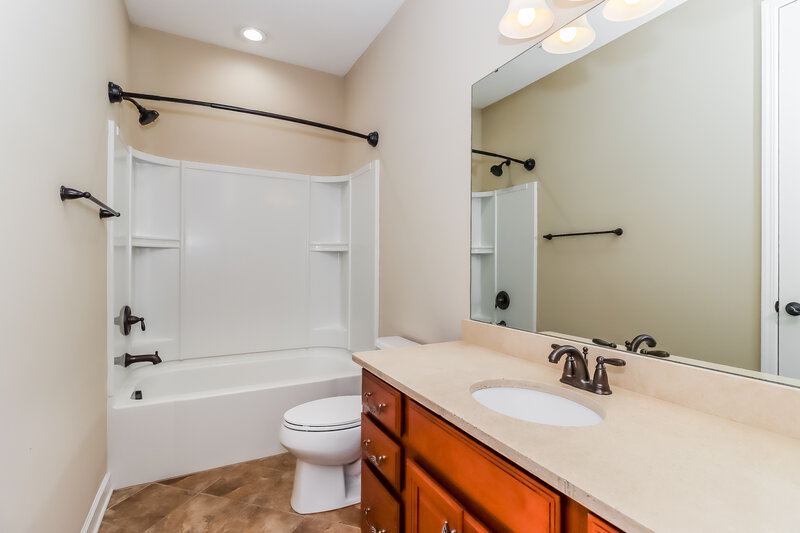 4,800/Mo, 14815 Long Iron Dr Huntersville, NC 28078 Bathroom View