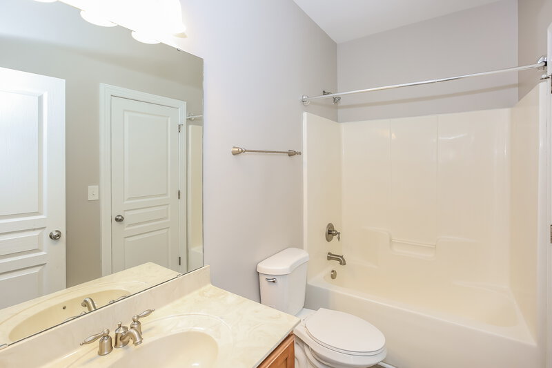 3,310/Mo, 8201 Willow Branch Dr Waxhaw, NC 28173 Bathroom View
