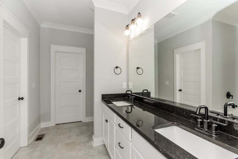 4,610/Mo, 566 Sand Trap Dr York, SC 29745 Main Bathroom View