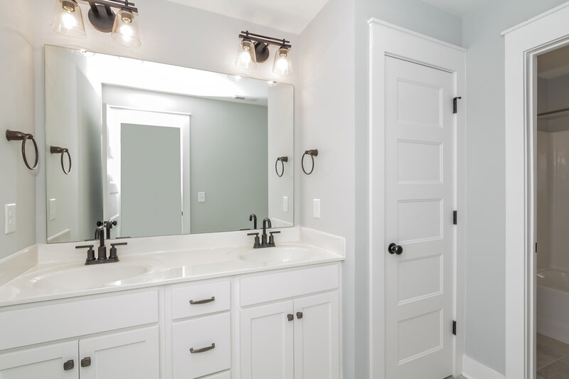 4,610/Mo, 566 Sand Trap Dr York, SC 29745 Bathroom View