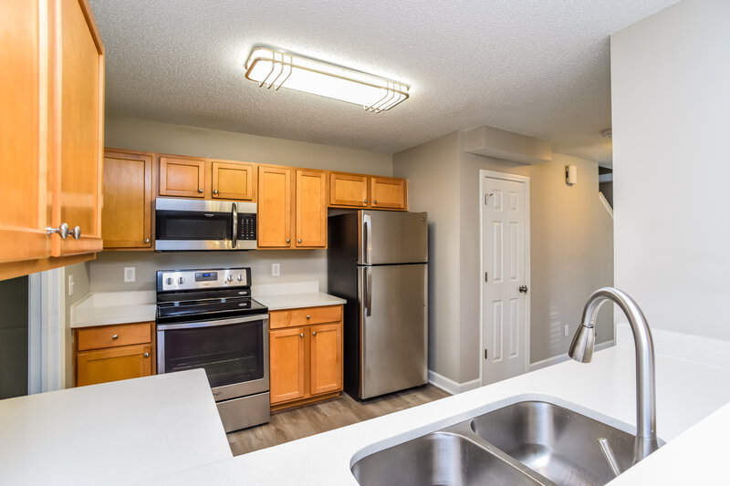 1,665/Mo, 511 Canopy Ct Clover, SC 29710 Kitchen View 2