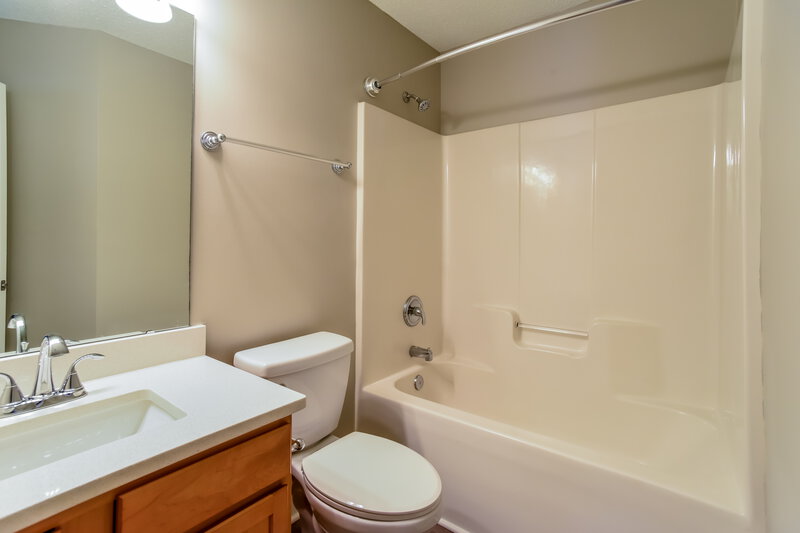 1,665/Mo, 511 Canopy Ct Clover, SC 29710 Bathroom View