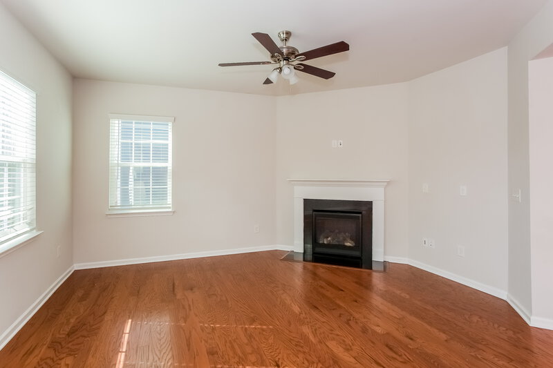 2,695/Mo, 4112 Hickory View Dr Indian Land, SC 29707 Living Room View 3