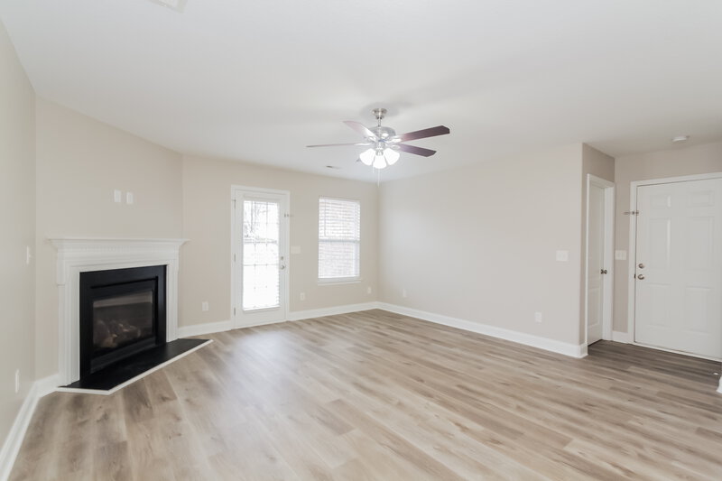 2,890/Mo, 6240 Silver Chime Way Huntersville, NC 28078 Living Room View 2