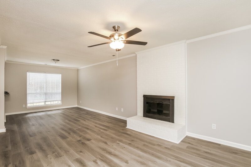 2,305/Mo, 100 Bath Cir Huntersville, NC 28078 Living Room View 2