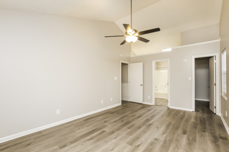 2,305/Mo, 100 Bath Cir Huntersville, NC 28078 Main Bedroom View