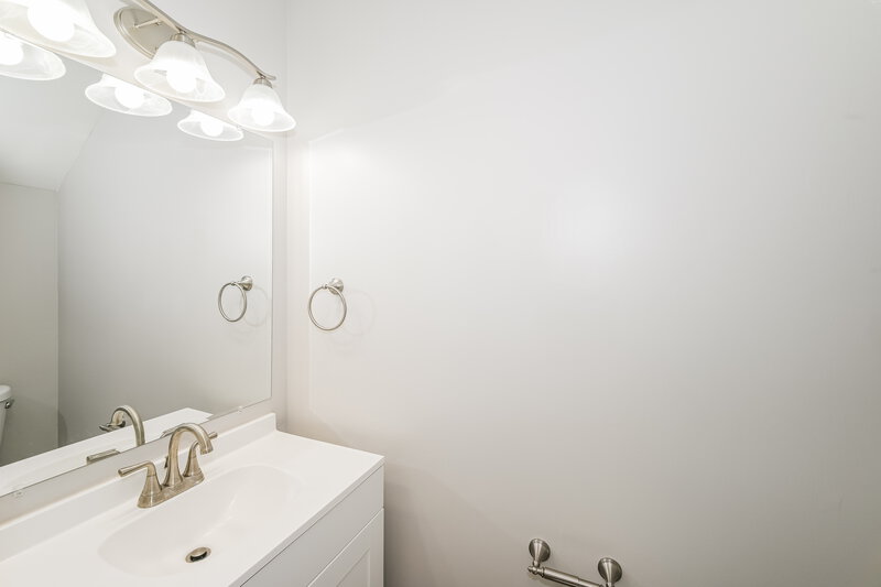 2,270/Mo, 100 Bath Cir Huntersville, NC 28078 Bathroom View