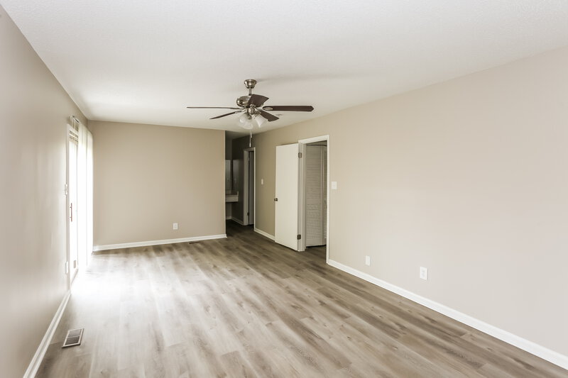 2,440/Mo, 3125 Windbluff Dr Charlotte, NC 28277 Main Bedroom View 2