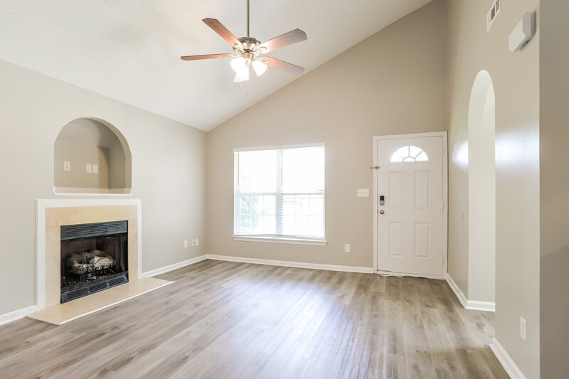 1,805/Mo, 4148 Canyon Creek Ln Charlotte, NC 28216 Living Room View