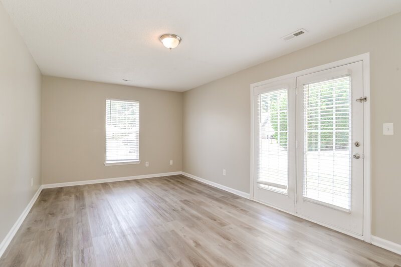 1,805/Mo, 4148 Canyon Creek Ln Charlotte, NC 28216 Living Room View 2