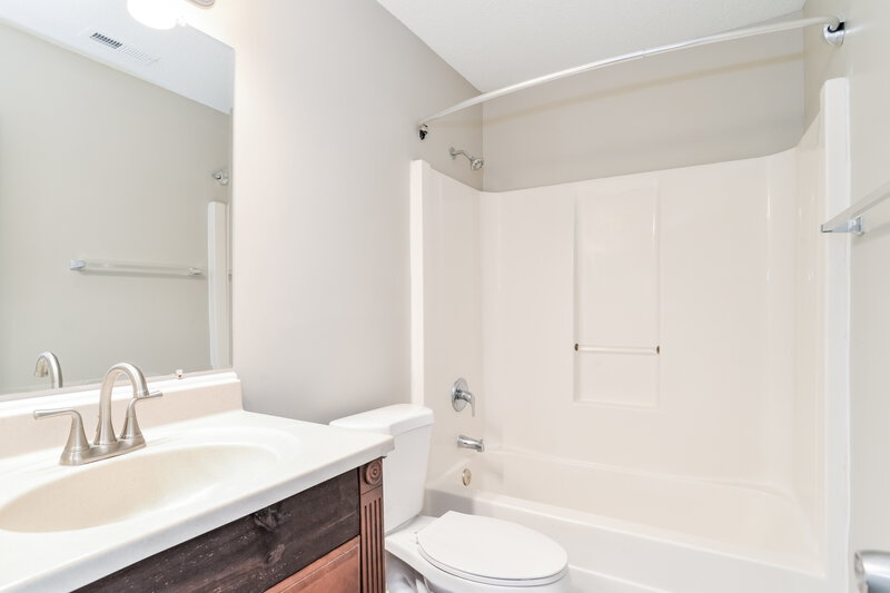 1,805/Mo, 4148 Canyon Creek Ln Charlotte, NC 28216 Bathroom View