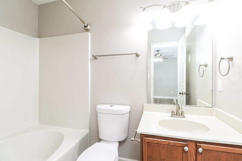1,935/Mo, 5012 Revelation Way Monroe, NC 28110 Main Bathroom View