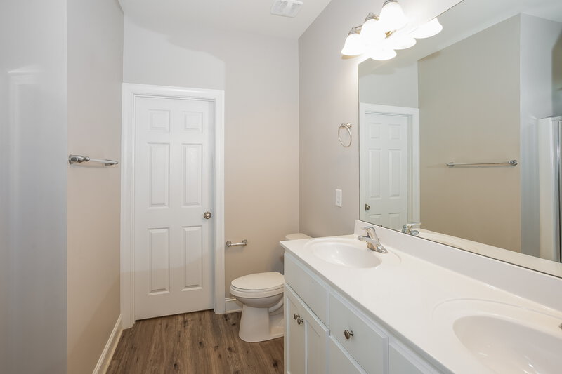 2,080/Mo, 12884 Hill Pine Rd Midland, NC 28107 Main Bathroom View