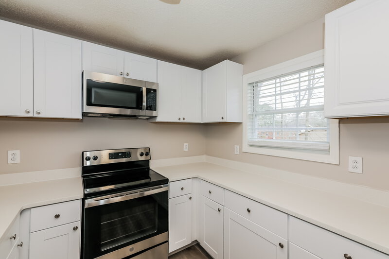 1,685/Mo, 109 Colonial Cir Wingate, NC 28174 Kitchen View 3