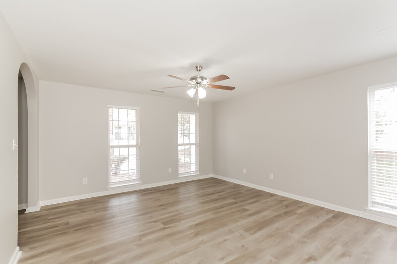 2,640/Mo, 211 Winding Canyon Dr Charlotte, NC 28214 Living Room View